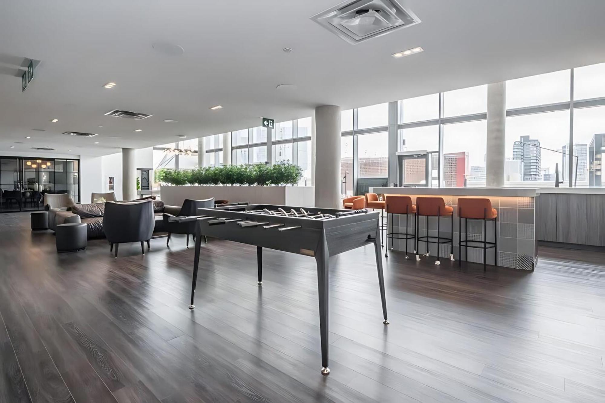 키치너 Luxury 1Br King Bed Unit - Private Balcony 아파트 외부 사진