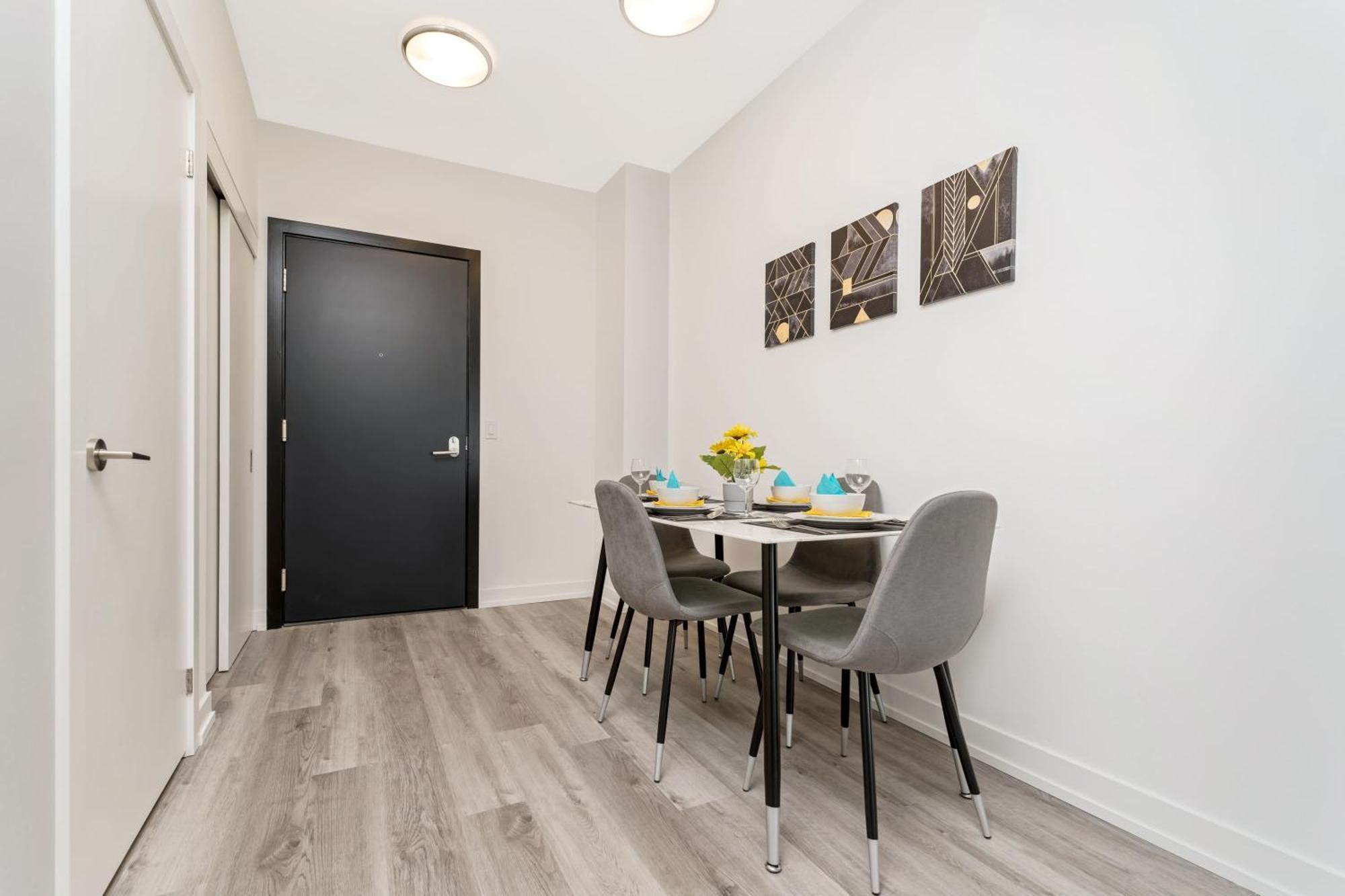 키치너 Luxury 1Br King Bed Unit - Private Balcony 아파트 외부 사진