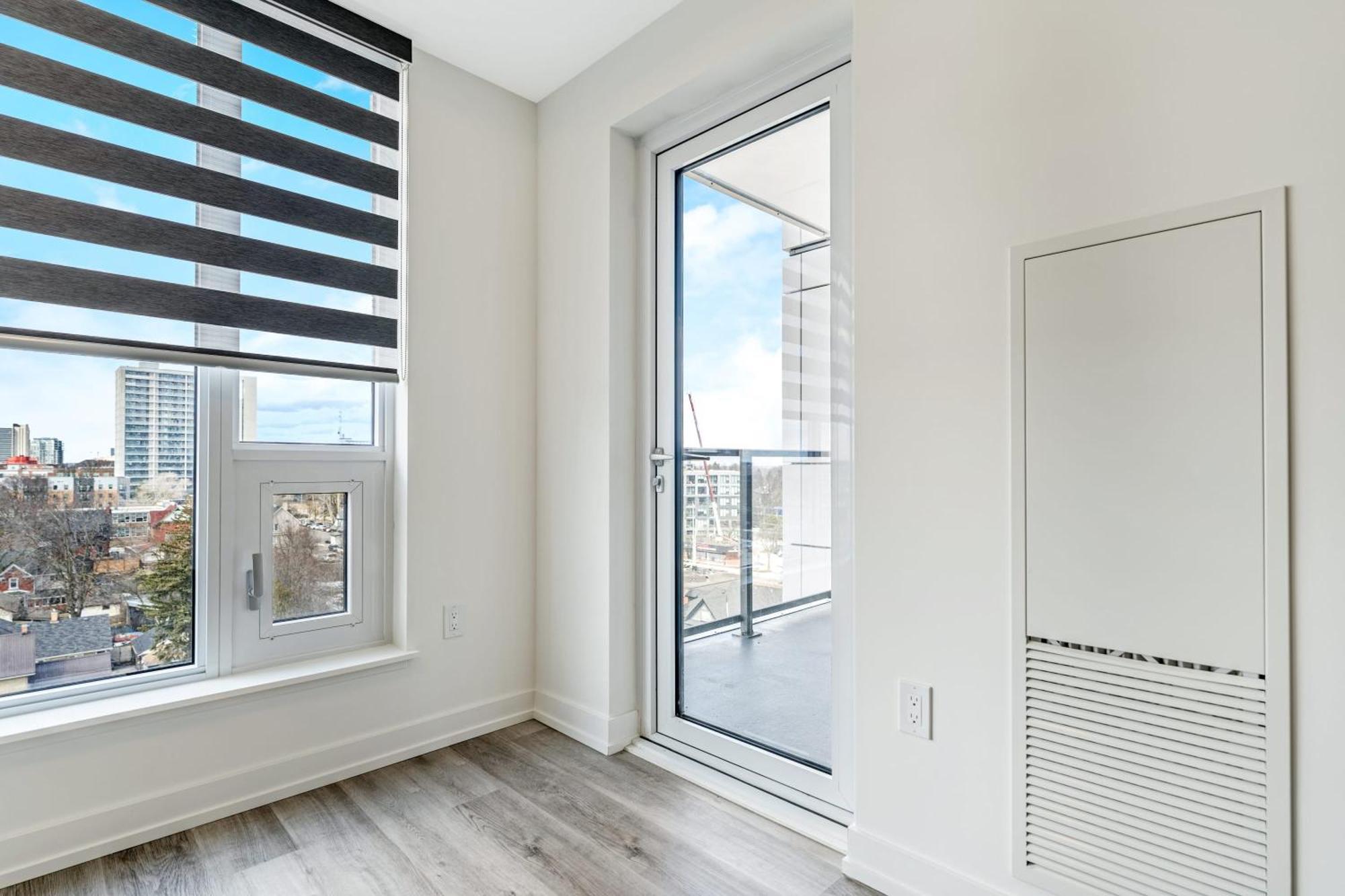 키치너 Luxury 1Br King Bed Unit - Private Balcony 아파트 외부 사진